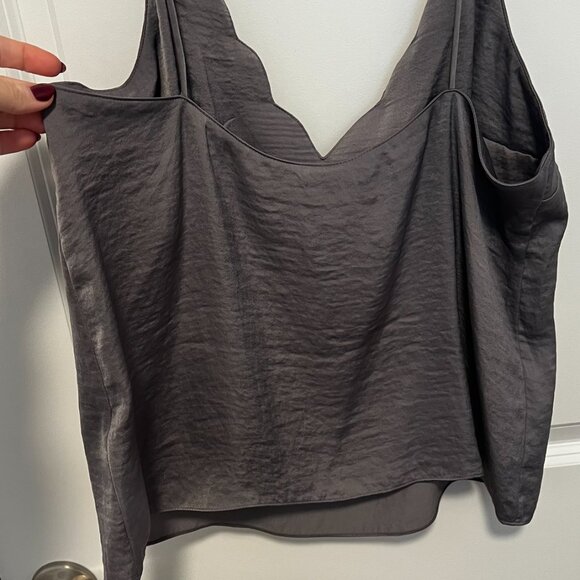 Topship Crop Tank - Picture 2 of 3